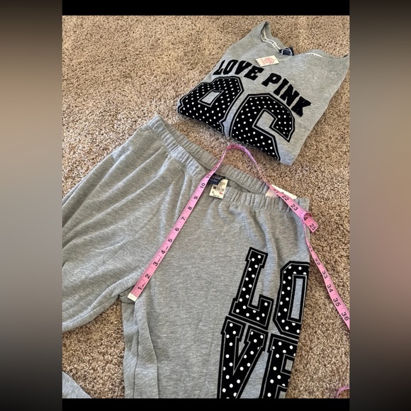 NWT Victoria’s Secret Pink Y2K Grey Sweatshirt and Joggers SET
size Large - Picture 12 of 12